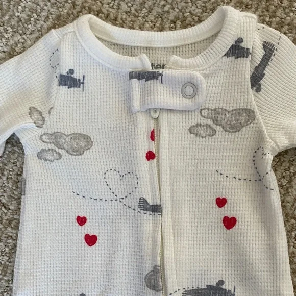 •Carter’s Child of Mine• NWOT Heart Cloud Airplane Footie Onesie - Picture 5 of 10